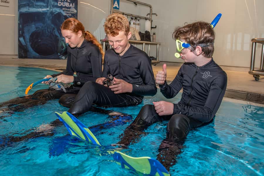 Dubai: Snorkeling at Deep Dive World's Deepest Pool - What Happens During the One-Hour Session