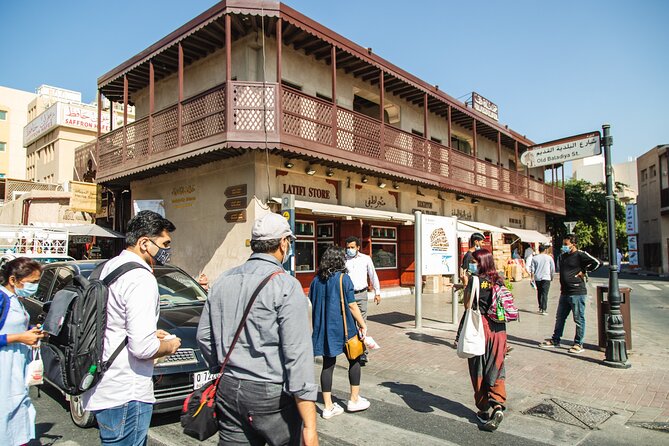Dubai Souks, Food & Culture Walking Tour - Textile souk snacks and the route into Bur Dubai