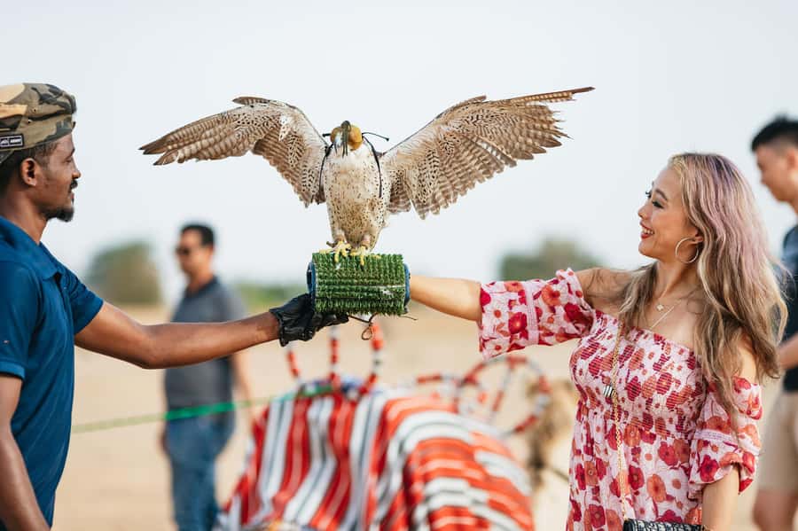 Dubai: Sunrise Balloon Flight with Camel Ride & Breakfast - Preparing at Sindbad Gulf Balloons