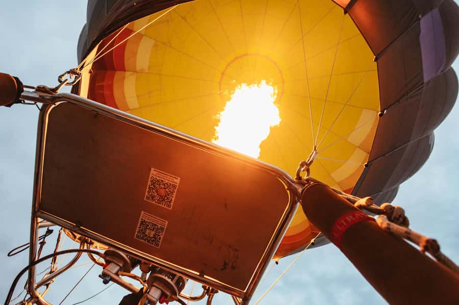 Dubai: Sunrise Hot Air Balloon Tour Over the Desert - Watching for Arabian oryx and sand gazelles