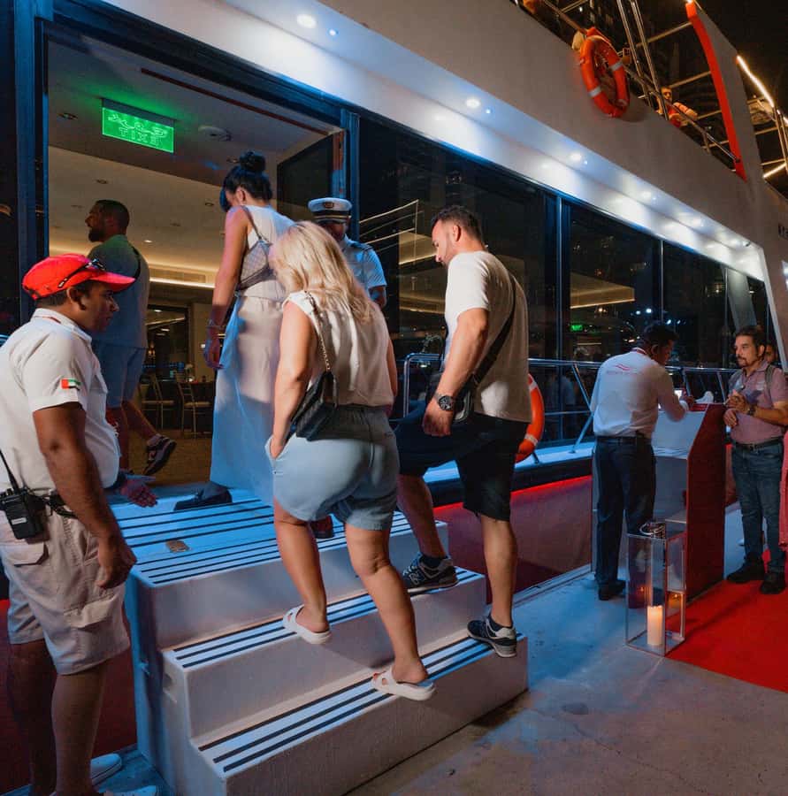 Dubai: Sunset or Dinner Cruise with Live Music & Open Bar - Is $51 good value?