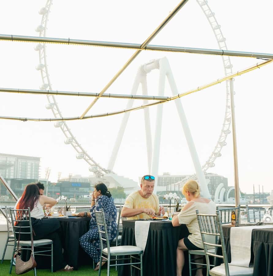 Dubai: Sunset or Dinner Cruise with Live Music & Open Bar - Timing, transport, and small practical details