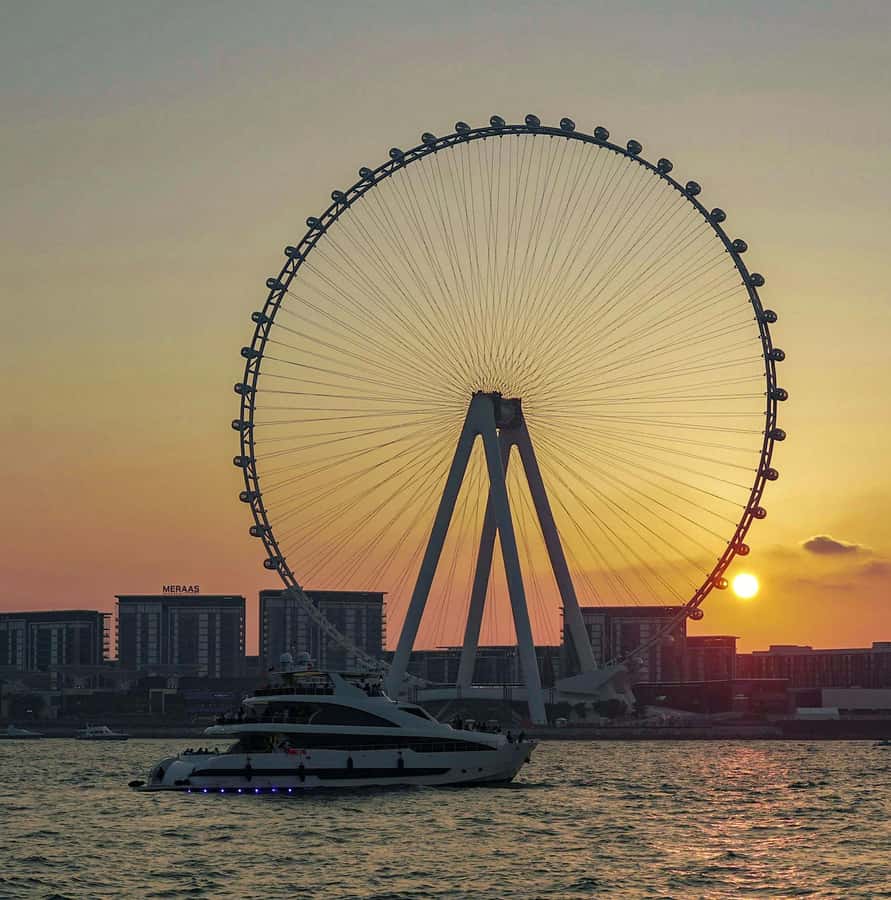 Dubai: Superyacht Experience with Live Music & Drinks - The free-flowing drinks and onboard bar