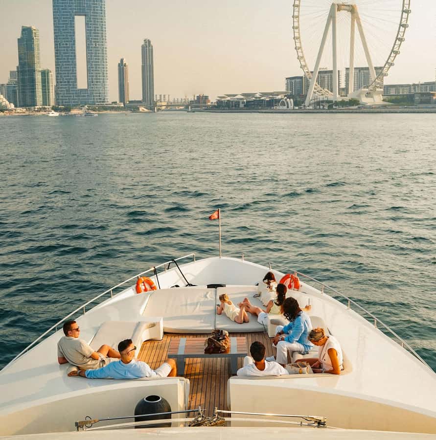 Dubai: Superyacht Experience with Live Music & Drinks - Is $113 good value?