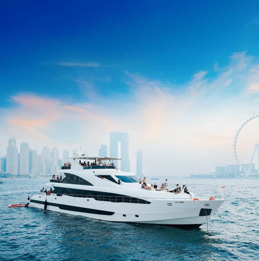 Dubai: Superyacht Experience with Live Music & Drinks - Dubai Harbor to JBR: the city from the water