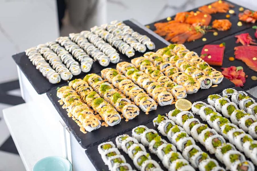 Dubai: The Palm Saturday Brunch with Unlimited Food & Drinks - Arriving at Th8 Palm for the Envy brunch