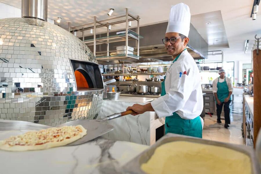 Dubai: The Palm Saturday Brunch with Unlimited Food & Drinks - The candy room and the final round of dessert