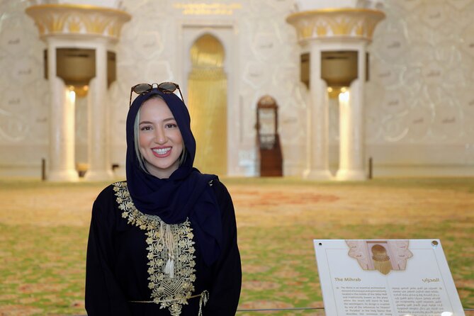 Dubai to Abu Dhabi Day Trip: Grand Mosque, Palace & Etihad Towers - Marina Mall gives you a practical lunch break
