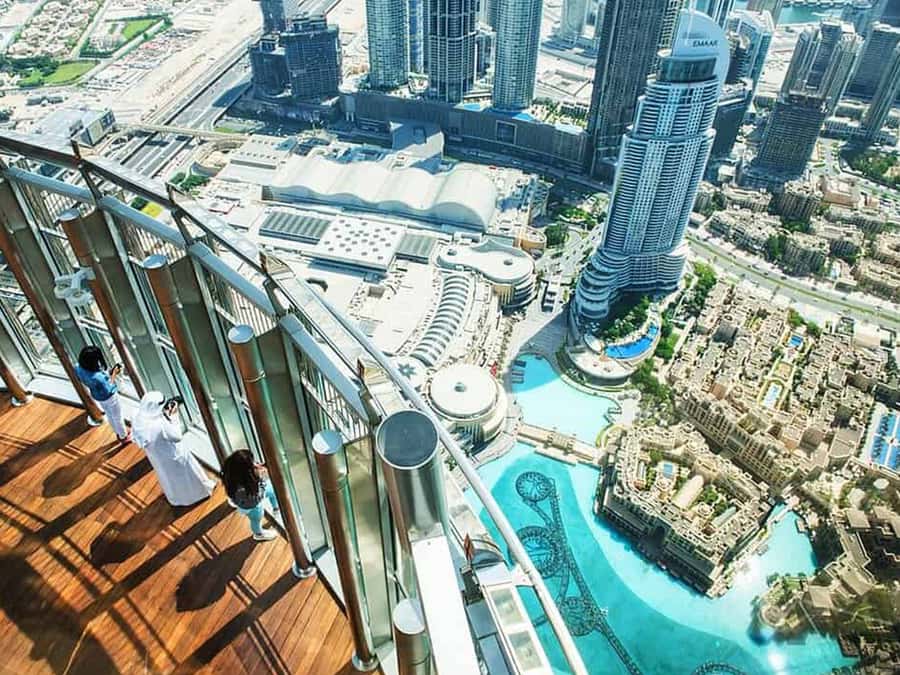 Dubai: Traditional and Modern Tour with Burj Khalifa Ticket - A full-day introduction to two very different Dubais