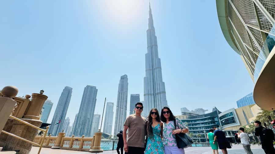 Dubai: Traditional and Modern Tour with Burj Khalifa Ticket - Jumeirah Mosque, Jumeirah Beach, and Burj Al Arab