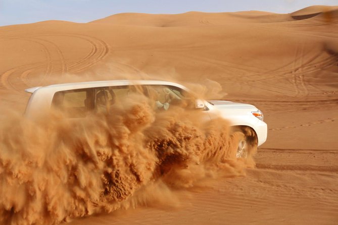 Dubai: Unique SUNSET 4WD Red Dunes Safari - Henna, shisha, and evening performances