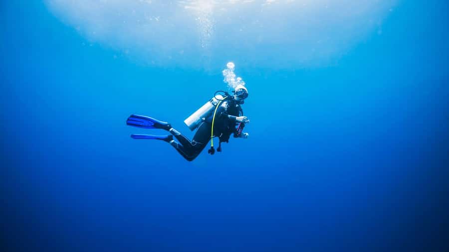 Dubai: VIP Private Scuba Dive with Free Hotel Transfer - Shallow-water practice before the main session