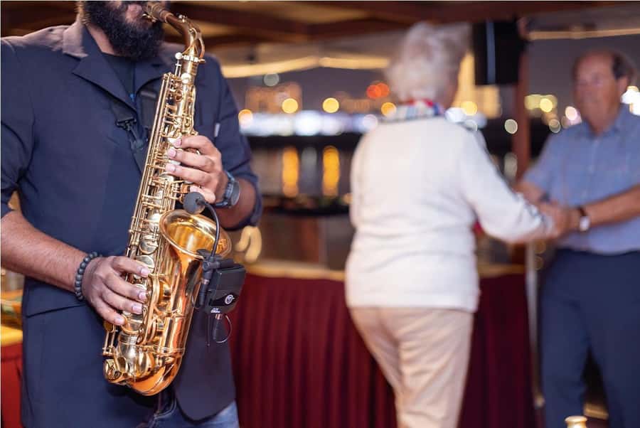 Dubai: Water Canal Cruise and La Perle Show with Dinner - Who will enjoy this evening most
