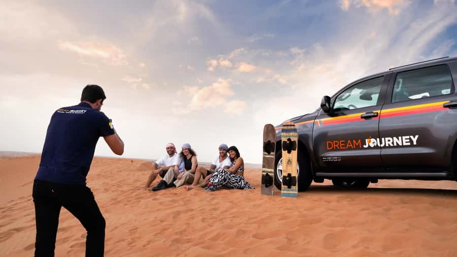 Dubai Waves & Dunes: Luxury Yacht Cruise w/ Red Dunes Safari - The 45-minute 4x4 dune ride