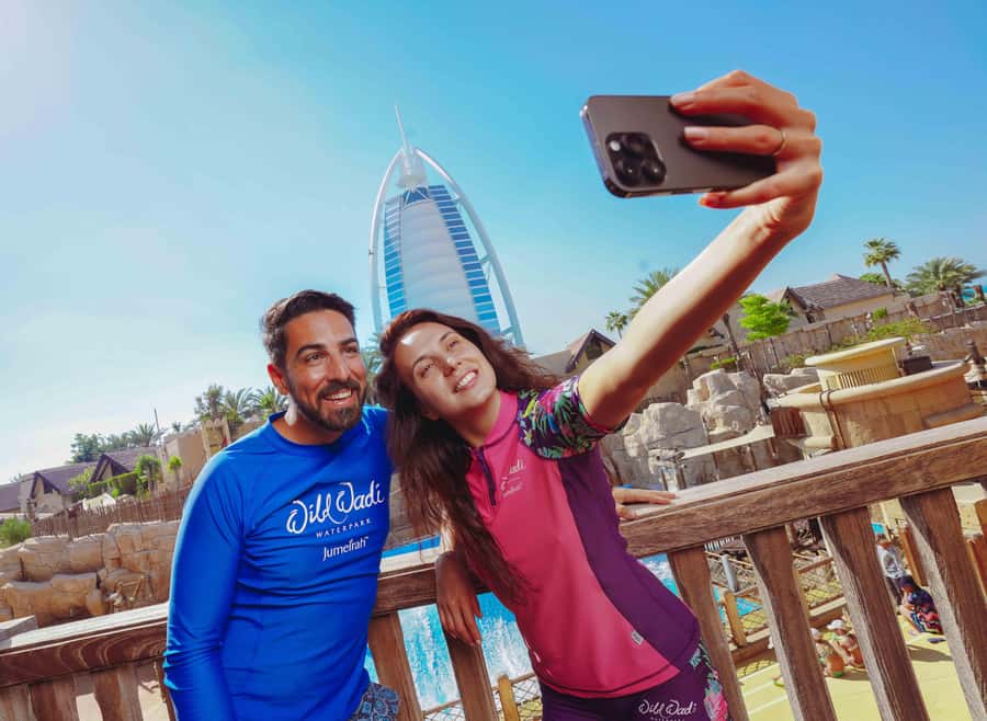 Dubai: Wild Wadi Waterpark Entrance Ticket - A compact waterpark with a famous front-row view