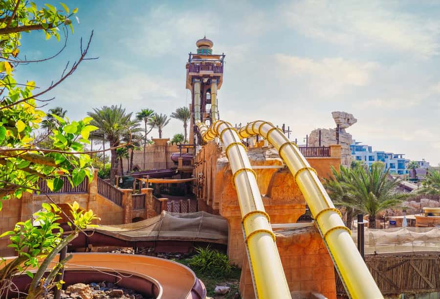 Dubai: Wild Wadi Waterpark Entrance Ticket - Food, drinks, towels, and lockers add up