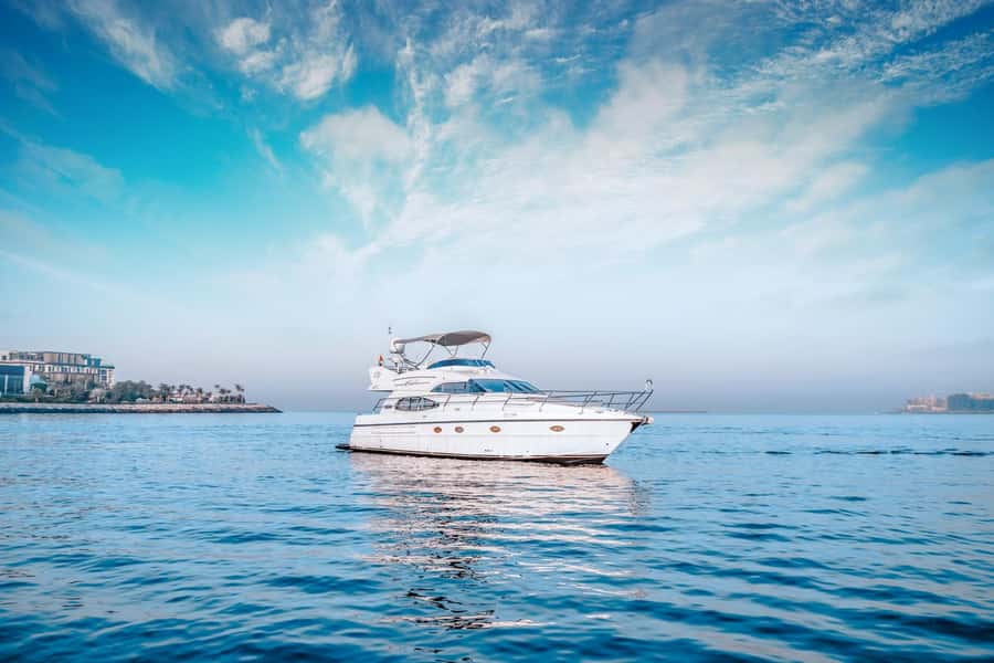 Dubai Yacht Tour - Boat Trip upto 12 guests Private event - The crew and the level of service