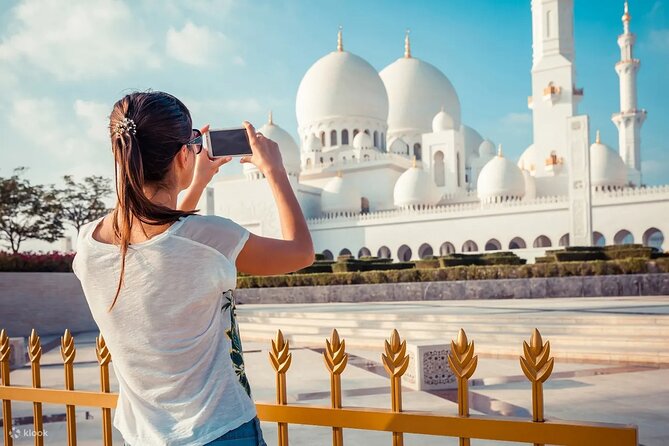Exclusive Abu Dhabi tour, without Ferrari World - Yas Island and the optional Ferrari World choice