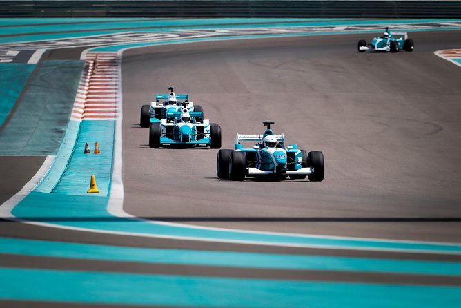 Formula Yas 3000 Driving Experience _ Full - Who should choose this drive