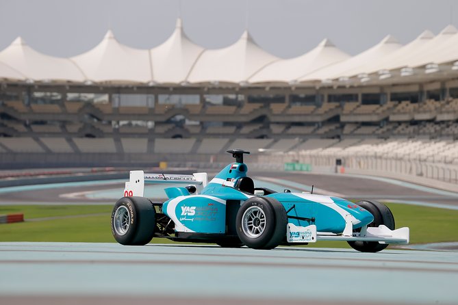 Formula Yas 3000 Driving Experience _ Full - Behind the wheel of the 3000cc V6 car