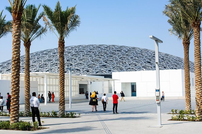 From Dubai: Abu Dhabi Full-Day Trip with Louvre & Grand Mosque - The morning pickup and long road south