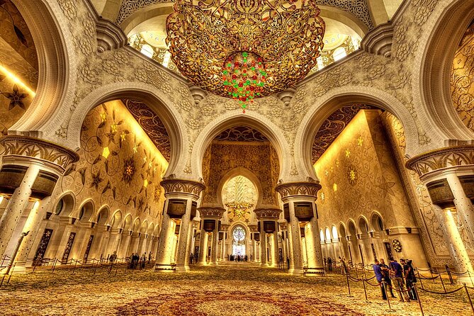 From Dubai: Abu Dhabi Premium Full-Day Sightseeing Tour & Louvre - Last Exit turns a road stop into a photo break