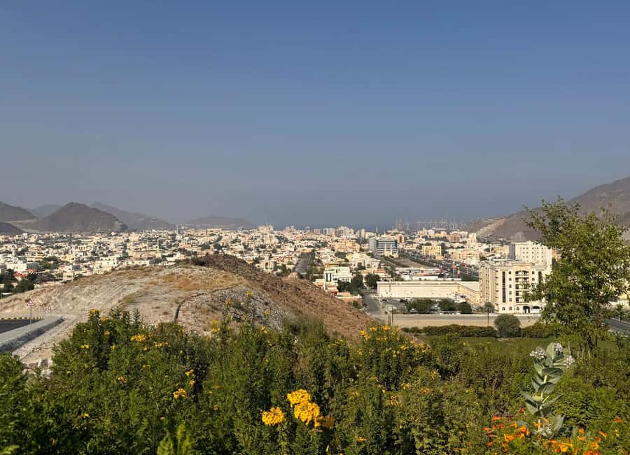 From Dubai: Fujairah City Tour - Leaving Dubai for Fujairah’s mountain side