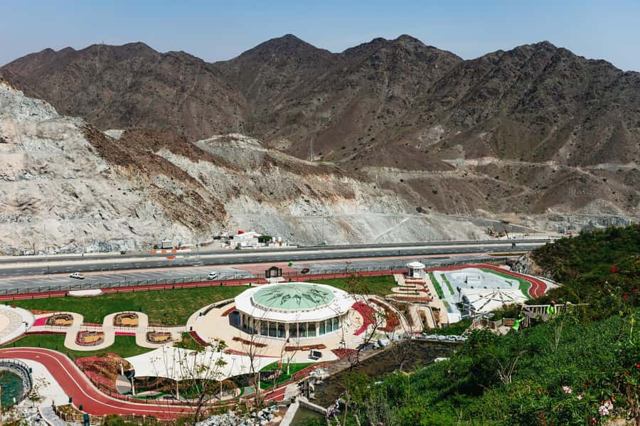 From Dubai: Fujairah East Coast Tour - Al Rafisah Dam adds water to the mountain route