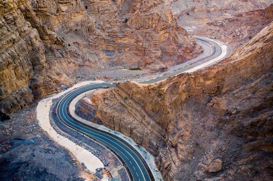 From Dubai: Jabel Jais High Mountain Tour with Transfers - The long climb from Dubai to Jebel Jais