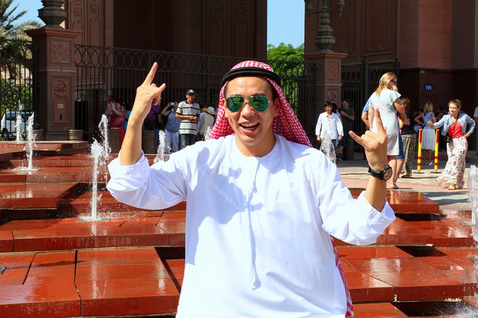 From Dubai To Abu Dhabi: Royal Palace, Grand Mosque &Etihad Tower - Marina Mall is a practical lunch break