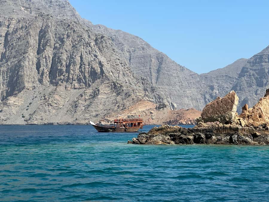 From Ras al Khaimah: Musandam Khasab Day Trip with Transfer - Lunch, Drinks, and Life on the Boat