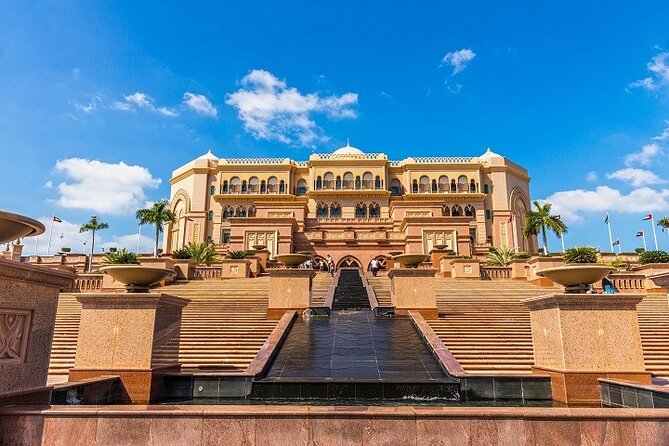 Full-Day Abu Dhabi City Guided Tour from Dubai - A quick stop for dates, nuts, and sweets