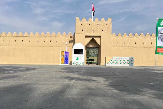 Full Day Al Ain City Tour with Lunch - Al Jahili Fort links architecture with local history