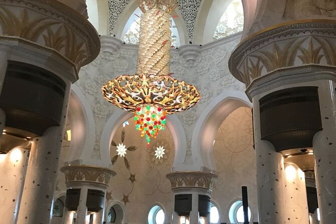 Full Day Small Group Abu Dhabi City Guided Tour - Emirates Palace and the quick-photo approach