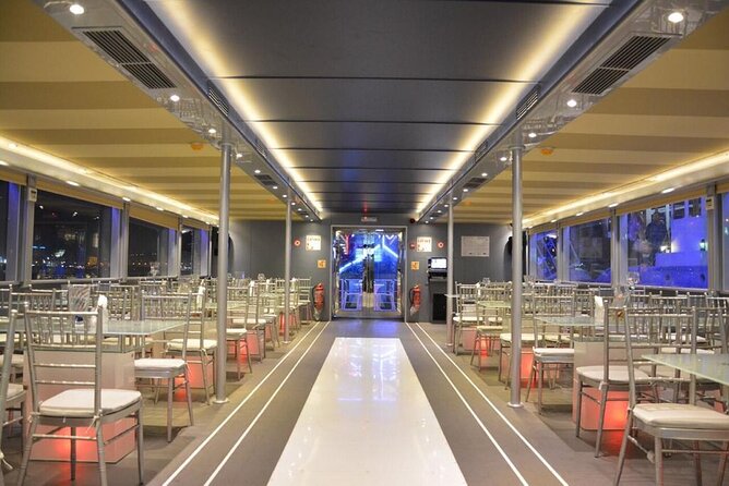 Glass Cruise in Dubai Marina with Dinner - Dinner includes Arabic and continental dishes
