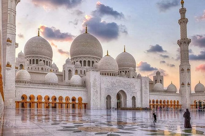 Guided Abu Dhabi City Tour Full Day with Private SUV - The Corniche offers a short seaside pause