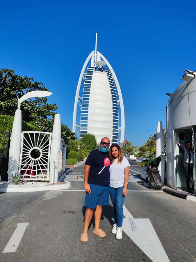 Guided Dubai City Tour: Modern Architecture & Sightseeing - Guides, vehicles, and the pickup reality