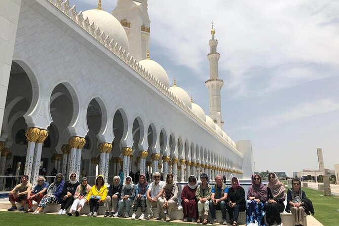 Half day City Tour of Abu Dhabi with Sheikh Zayed Grand mosque - The Abu Dhabi dates market in 15 minutes