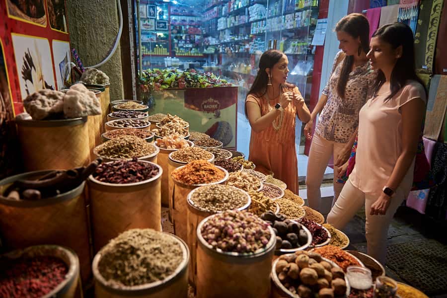 Historic Forts, Boats and Pearls of Old Dubai Walking Tour - Textile Souk and gold market details