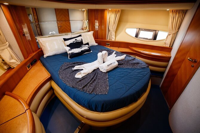 Luxury Yacht Private Rental from Dubai Marina - Daylight Views or Dubai After Dark