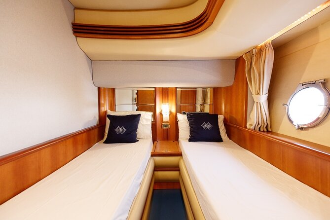 Luxury Yacht Private Rental from Dubai Marina - Dubai Marina, JBR, and Bluewaters Island