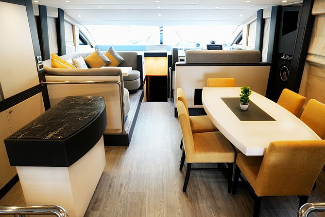 Majesty 77ft Diamond Dust — Dubai's best yacht rental - Who should book the Majesty 77
