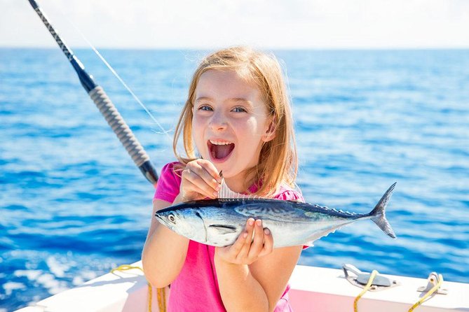 Nanje Fishing Trips Dubai - Leaving Dubai Marina for a four-hour yacht outing