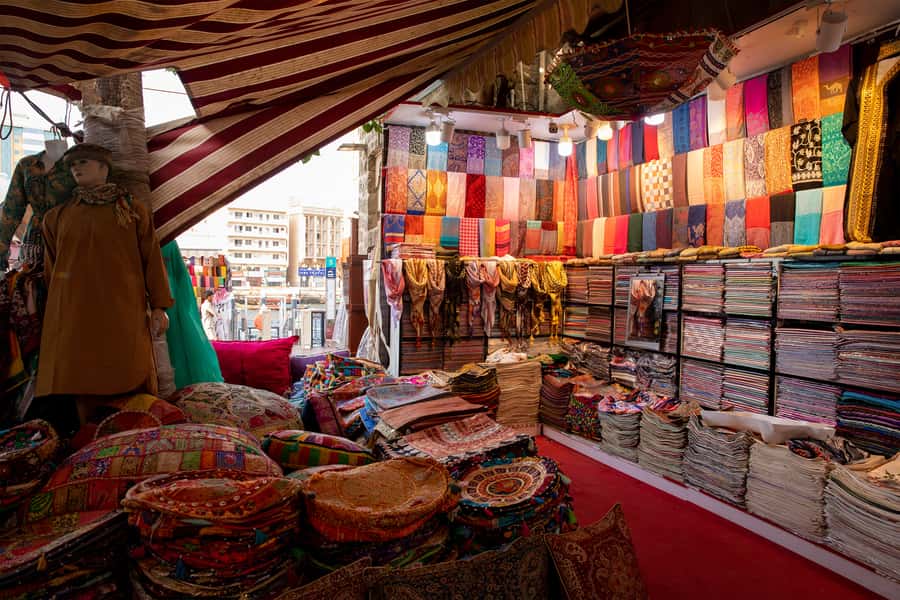 Old Dubai Historic Guided Tour: Creek, Street Food & Souks - Al Fahidi lanes and Bur Dubai Souk