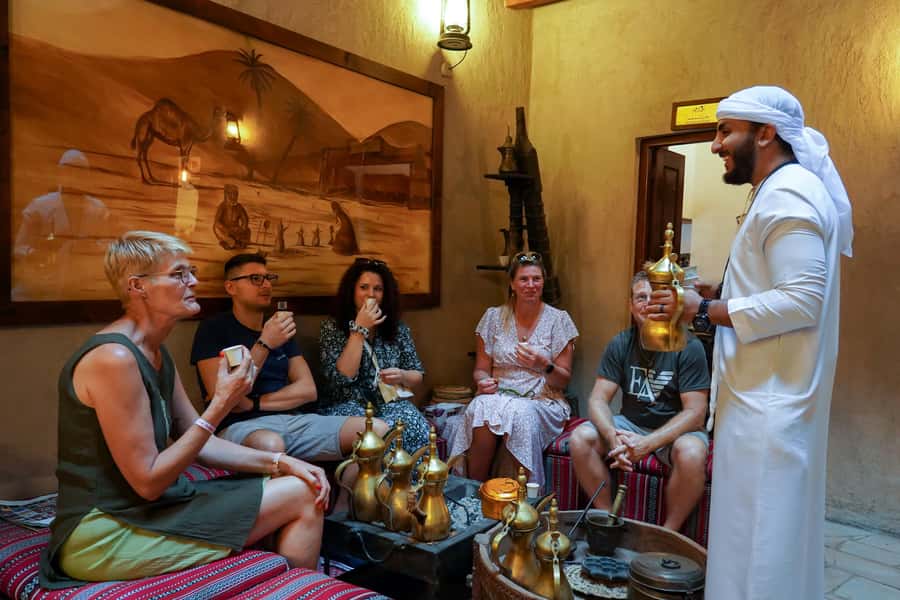 Old Dubai: Premium Guided Tour with Street Food & Abra Ride - Starting with Emirati food at Al Khayma