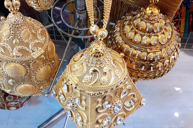 Old Dubai tour: Local Market, Tasting, Dubai creek with Abra ride - Al Fahidi Fort and the Dubai Museum