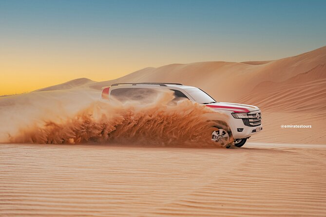 Overnight Desert Safari with BBQ Dinner & Breakfast Abu Dhabi - Sunset gives the desert its best color