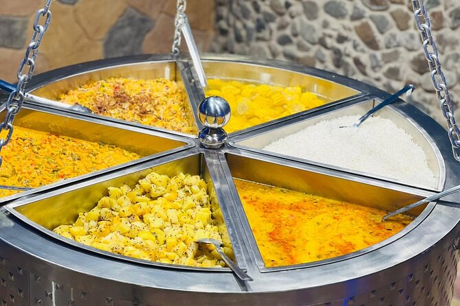 Premium Desert Safari, food Service with 4 alcoholics drinks - Dune bashing in a Land Cruiser
