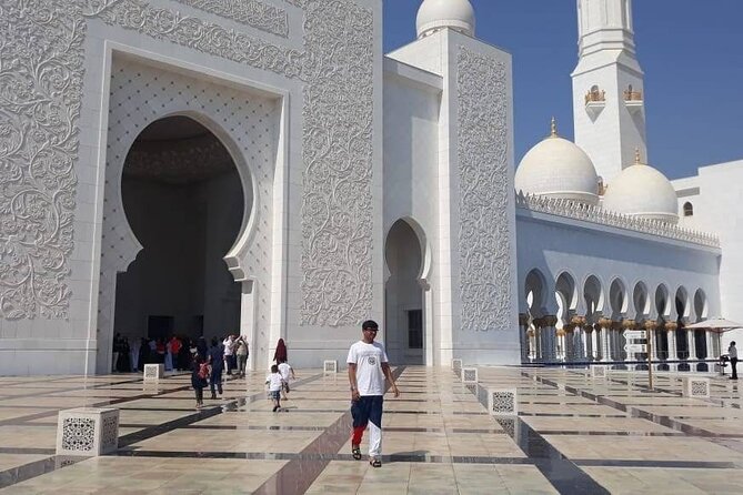 Premium Half Day Abu Dhabi Grand Mosque Tour from Dubai - Pickup timing can shape the whole morning
