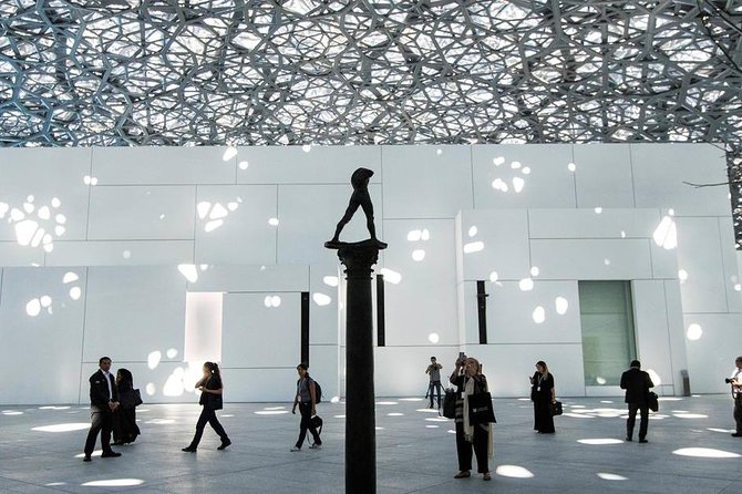 Private Abu Dhabi City Tour with Louvre Museum & Sheikh Zayed Grand Mosque - Entering Sheikh Zayed Grand Mosque